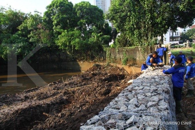 Ahok akan gusur bangunan sekitar kali Krukut