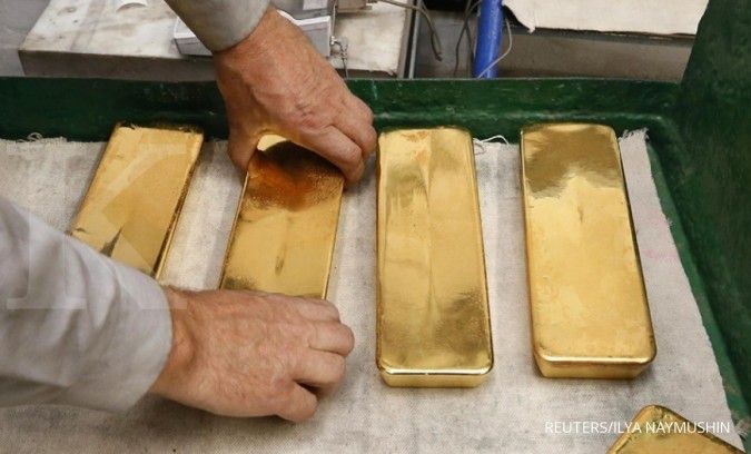 Harga emas cenderung merambat turun sejak awal pekan