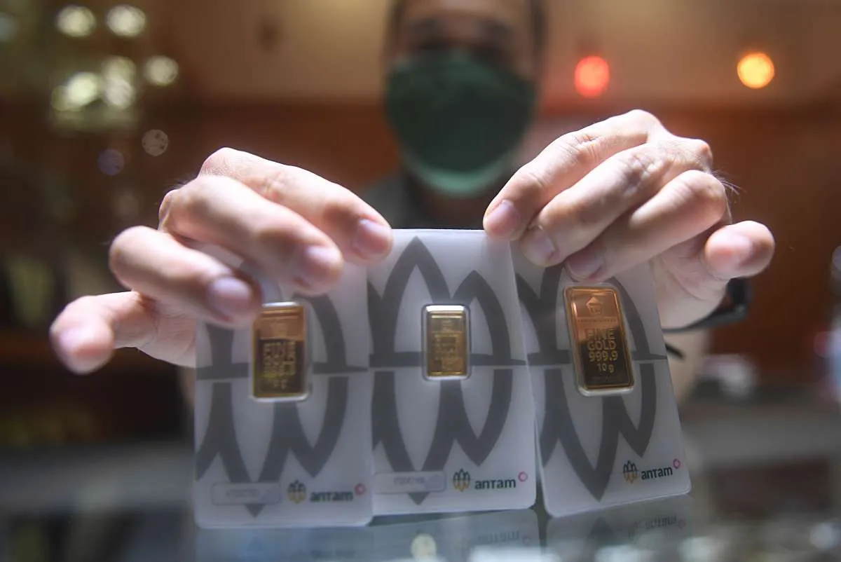 Turun, harga emas hari ini di Butik Emas Antam jadi Rp 921.000 per gram 