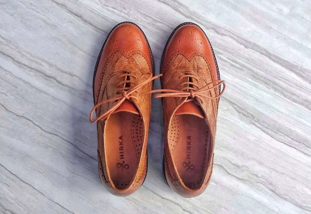 Sepatu trendi dari kulit ayam ceker (bagian 1)