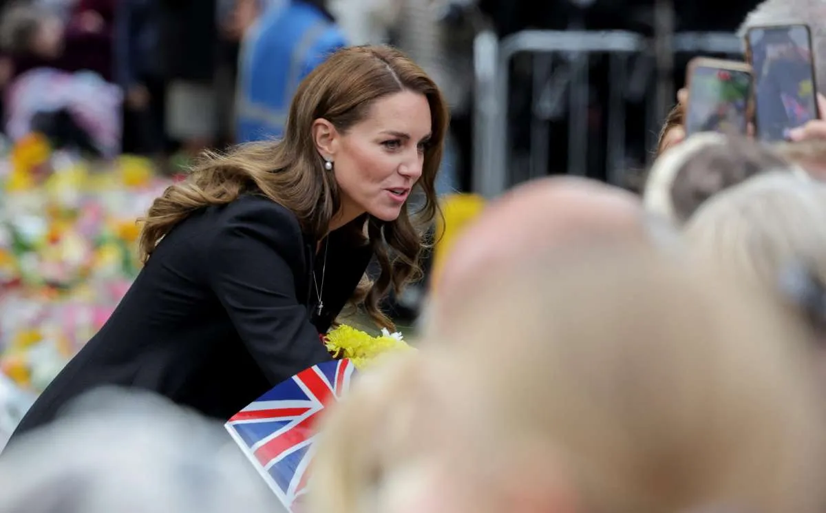 Kate Middleton Ungkap Reaksi Ketiga Anaknya Melihat Foto Pertunangan dengan William
