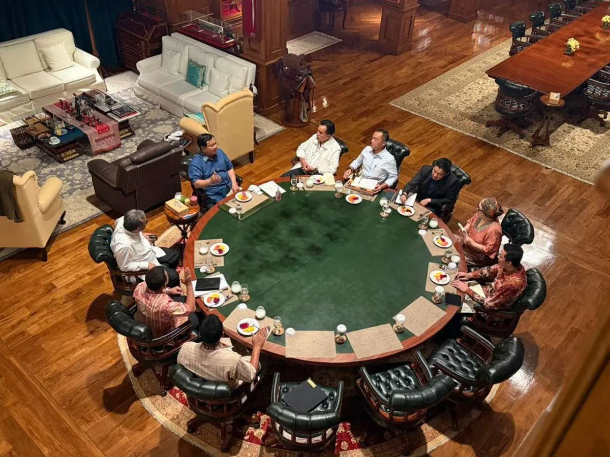 Ketua MPR dan Sejumlah Menteri Berkunjung Ke Hambalang, Lapor Isu Terkini ke Prabowo