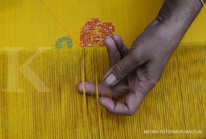 Menyediakan jasa jahit baju dari kain tenun (2)