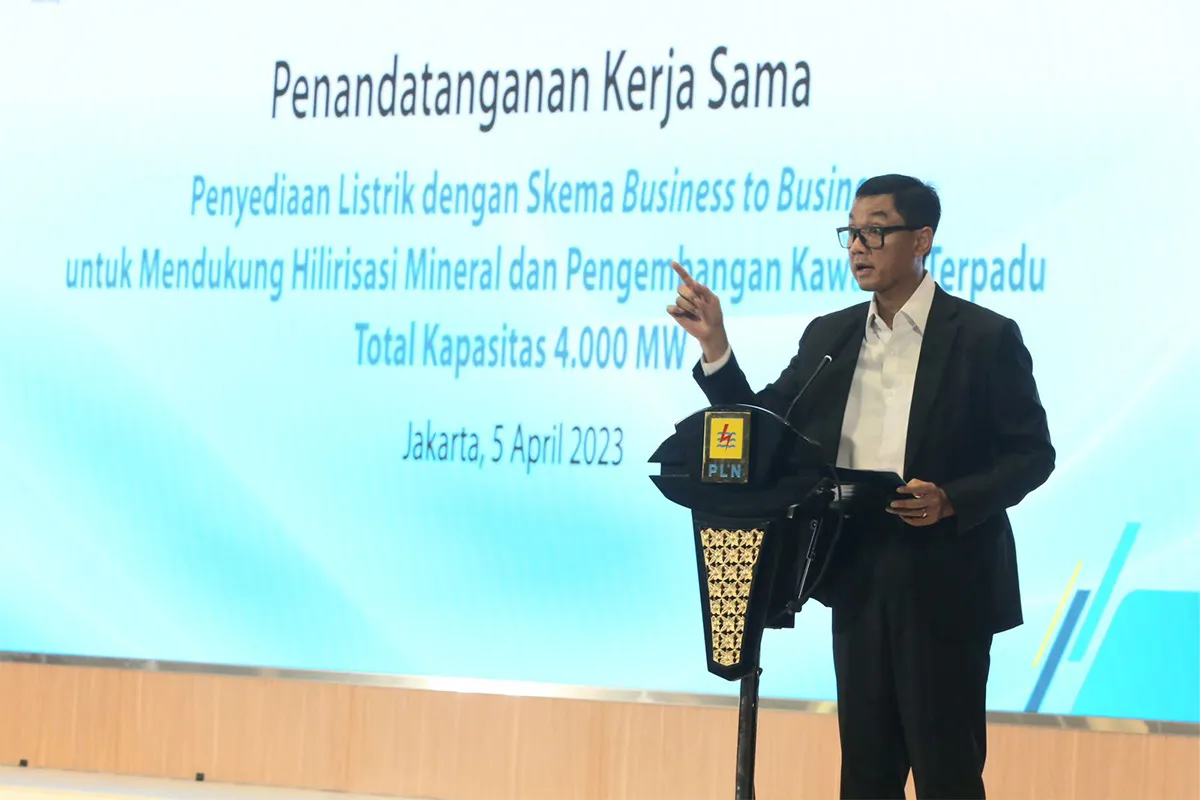 Dukung Hilirisasi Industri, PLN Ajak 5 Mitra Bangun Kelistrikan Berbasis EBT