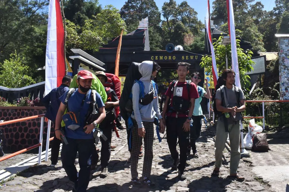 Pendakian membludak, Kemenparekraf dorong pendaki gunung taat protokol kesehatan