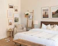 Ini Lo Keuntungan Meletakkan Sofa di Kamar Tidur