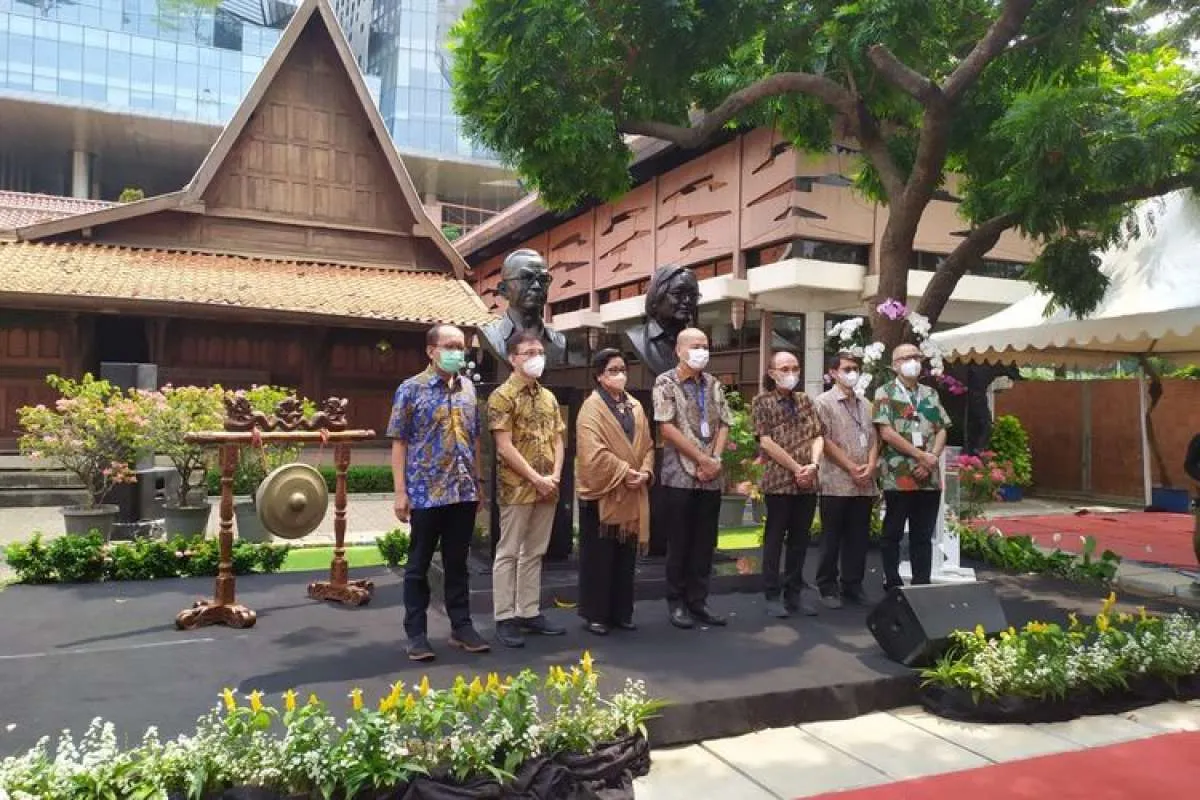 Patung perintis Kompas Gramedia Jakob Oetama dan PK Ojong diresmikan