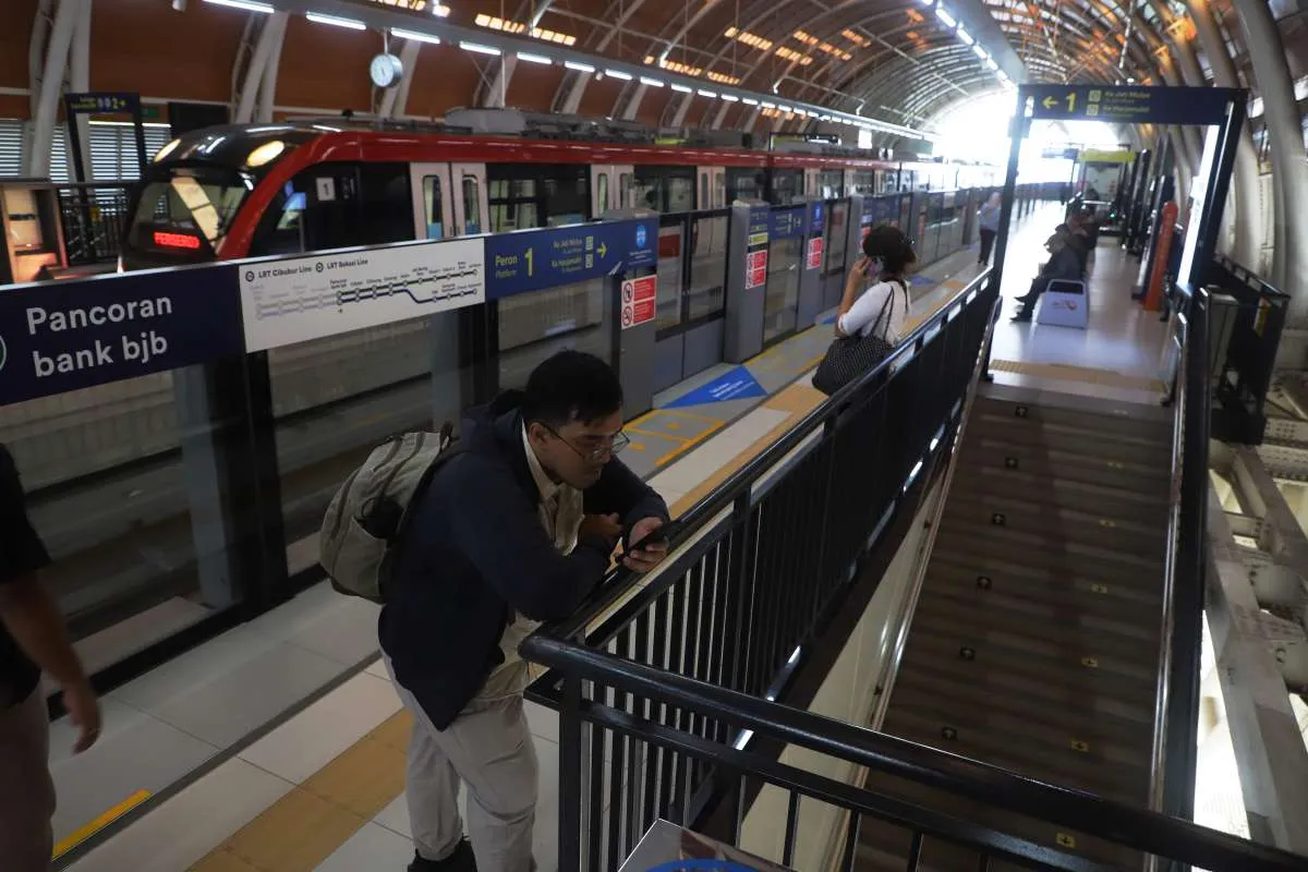 ASN Wajib Naik Transportasi Umum, KAI Catat Rekor Baru Pengguna LRT Jabodebek