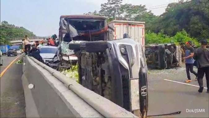 Kecelakaan Beruntun di Tol Cipularang, Libatkan 10 Kendaraan 