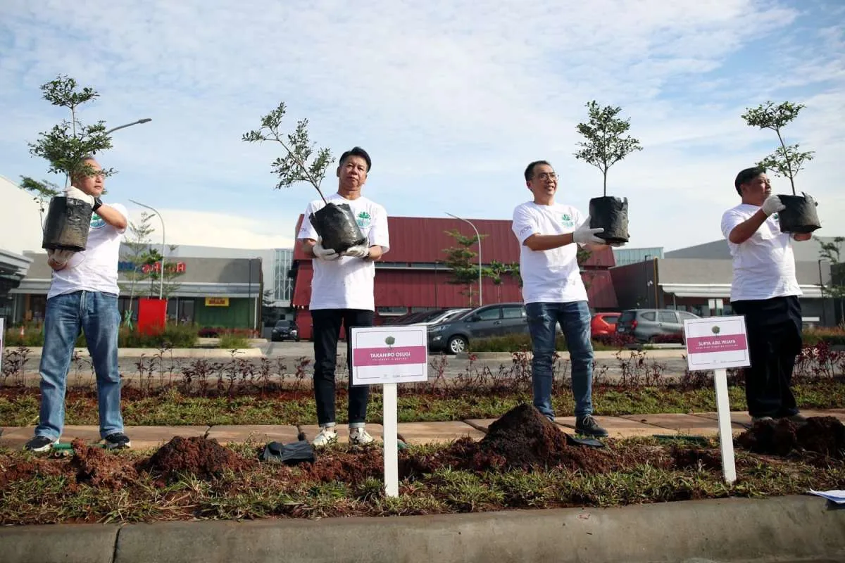 AEON Indonesia Bersama EASTVARA Gelar Kegiatan Penanaman Pohon di BSD City