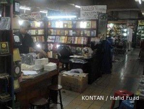 Sentra undangan Tebet: Laba datang dari pesanan undangan dari berbagai kota (1)