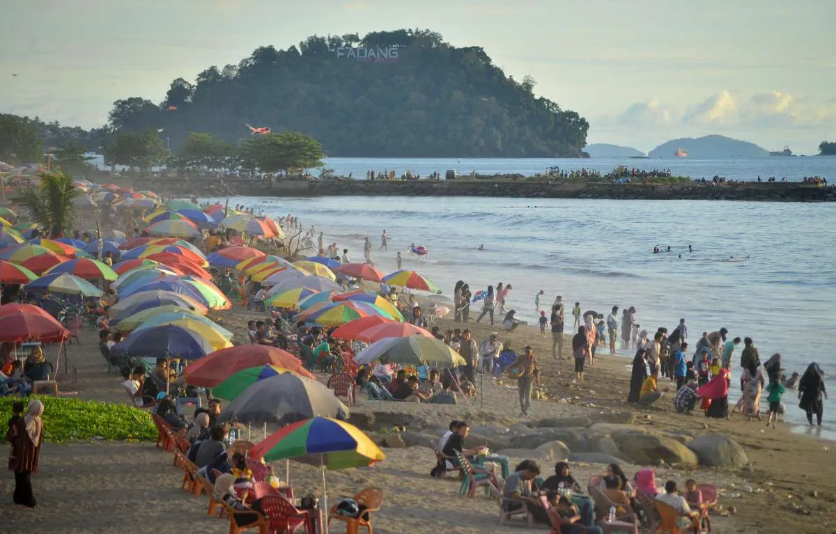 Libur Nataru Tanpa Pembatasan, Masyarakat Senang Pengusaha Girang