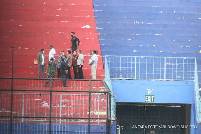 Indonesia to Demolish Soccer Stadium Where Stampede Killed Over 130