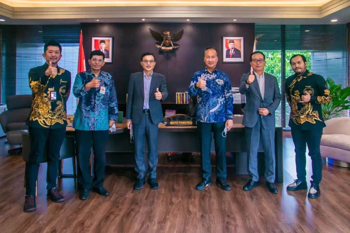 Menperin Apresiasi Realisasi Investasi Sharp di Indonesia