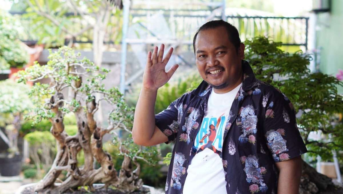 Sang Miliader Jersey Bekas Pegawai Negeri