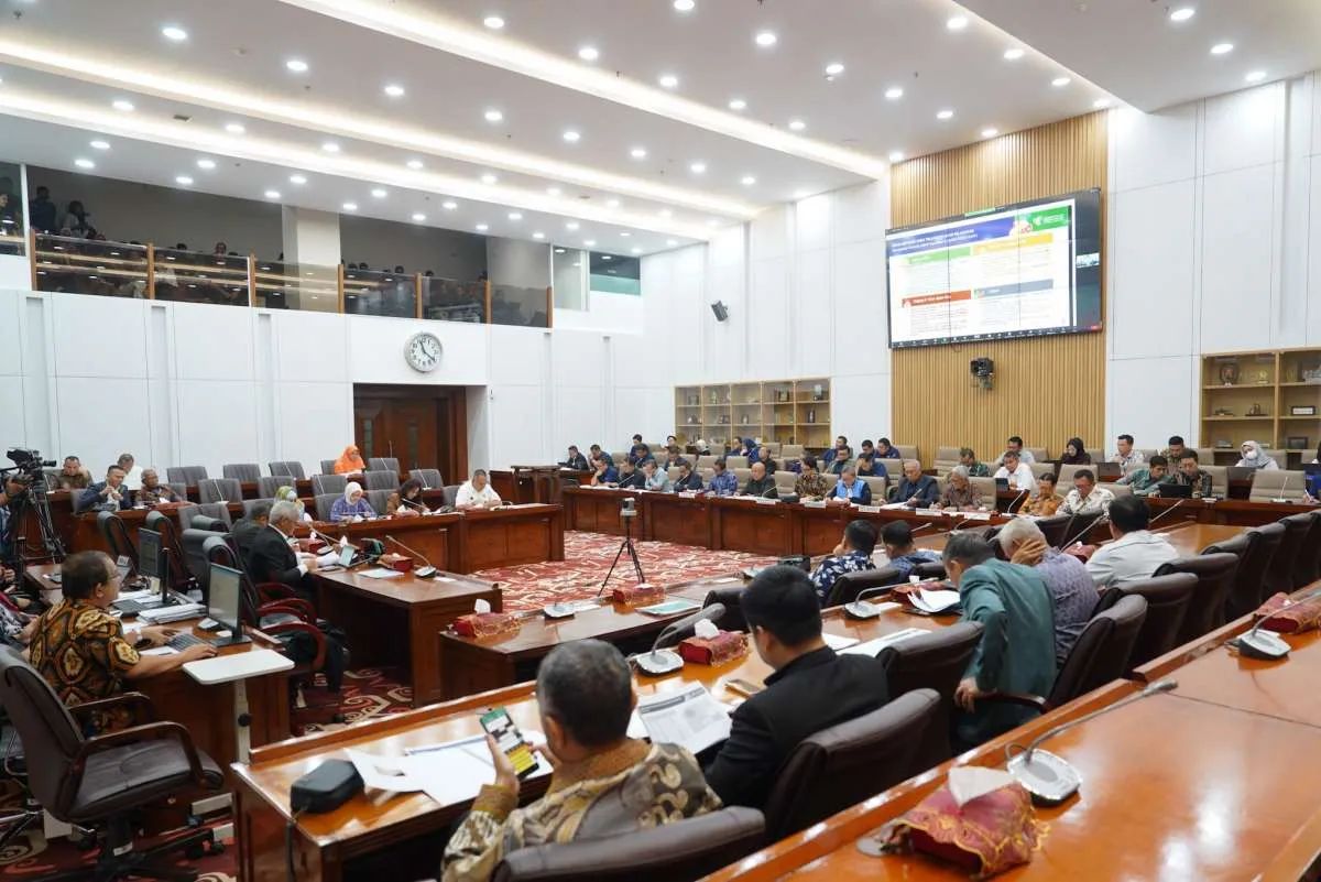 Raker dengan Komisi VI DPR, Mendag Zulkifli: Pemerintah Pastikan Stok Bapok Terjaga