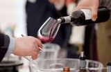 Perang Dagang Memanas! Trump Siap Kenakan Produk Wine Eropa dengan Tarif 200%