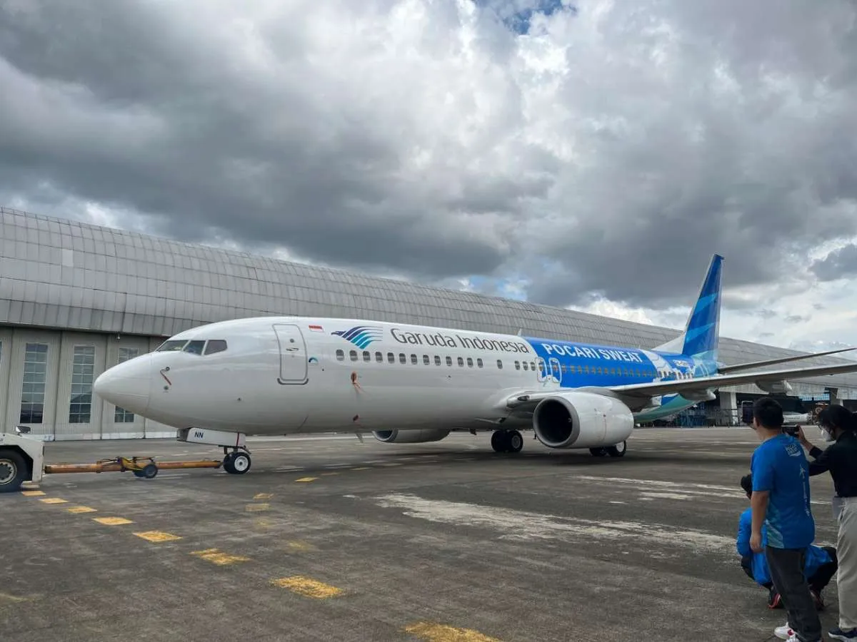 Garuda Indonesia dan Pocari Sweat Luncurkan Pesawat Livery POCARI SWEAT