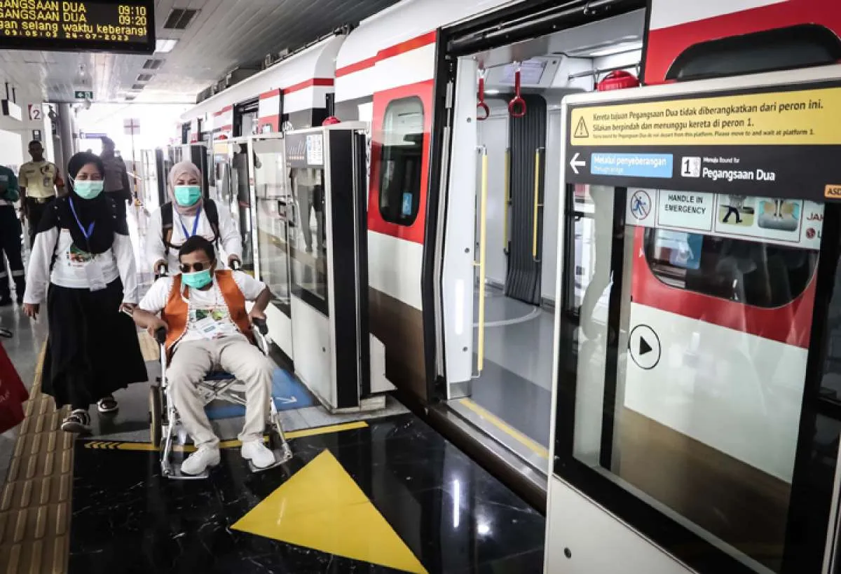 Uji COba LRT Diundur, Benarkah Ada Masalah Sistem? Ini Jawaban Erick Thohir