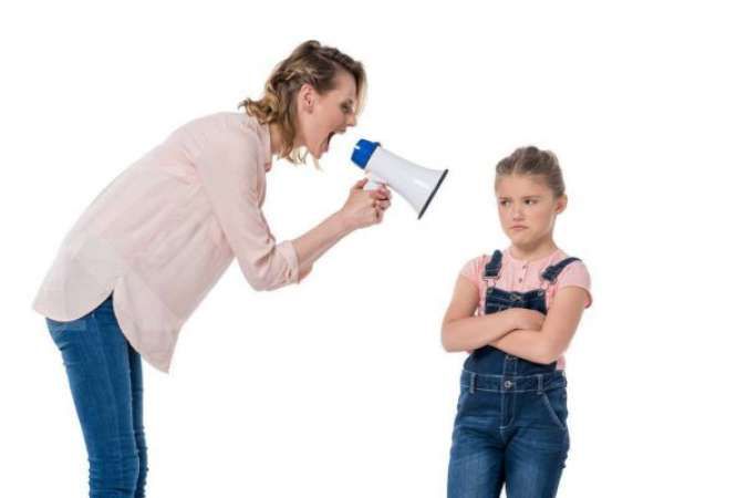 Mengenal Parenting VOC: Pro dan Kontra untuk Buah Hati