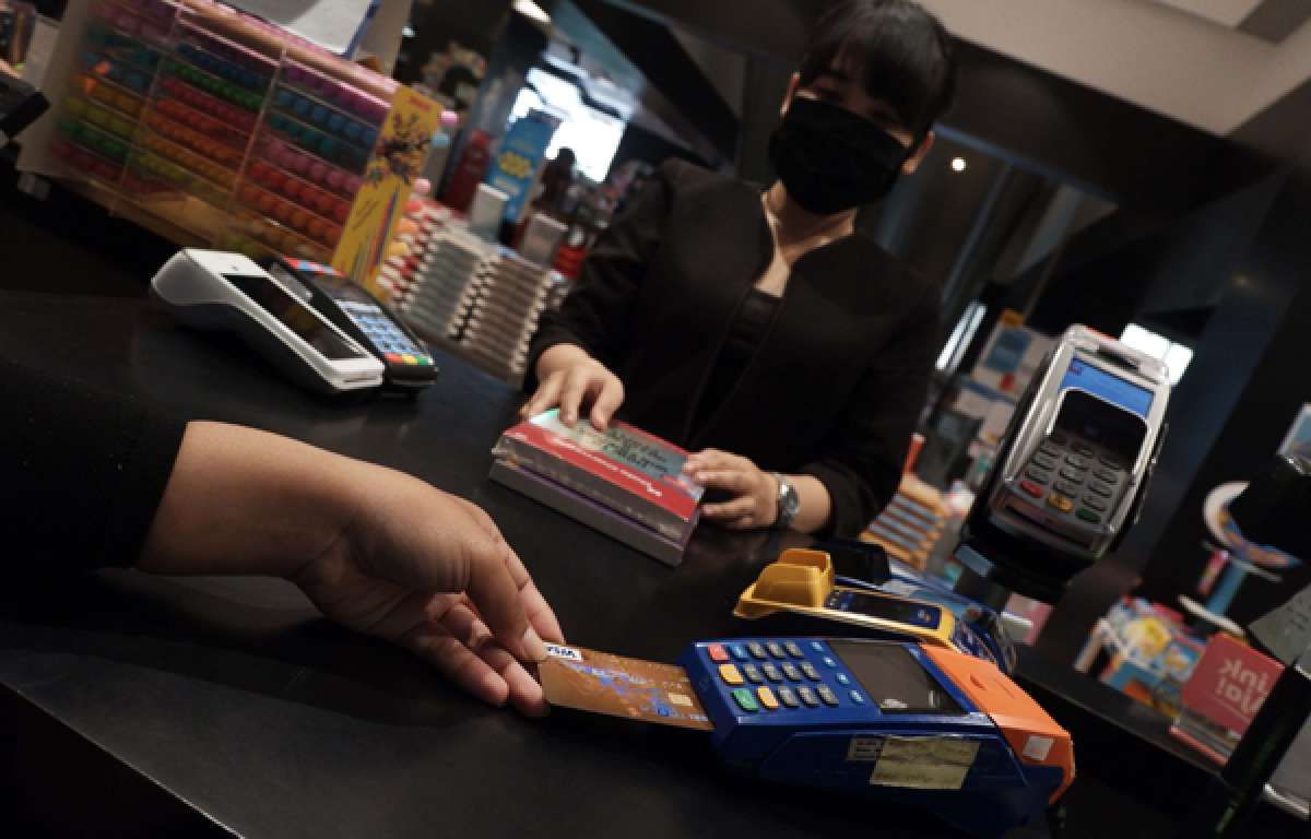 Transaksi Kartu Kredit dan Debit Perbankan Lesu Terdampak Pandemi Covid-19