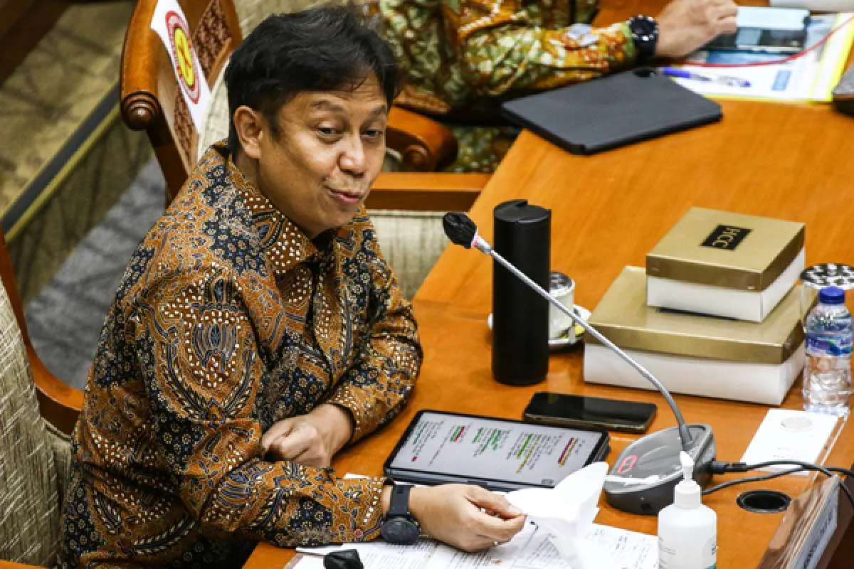 Hari ini, vaksinasi Covid-19 untuk nakes lansia dimulai 