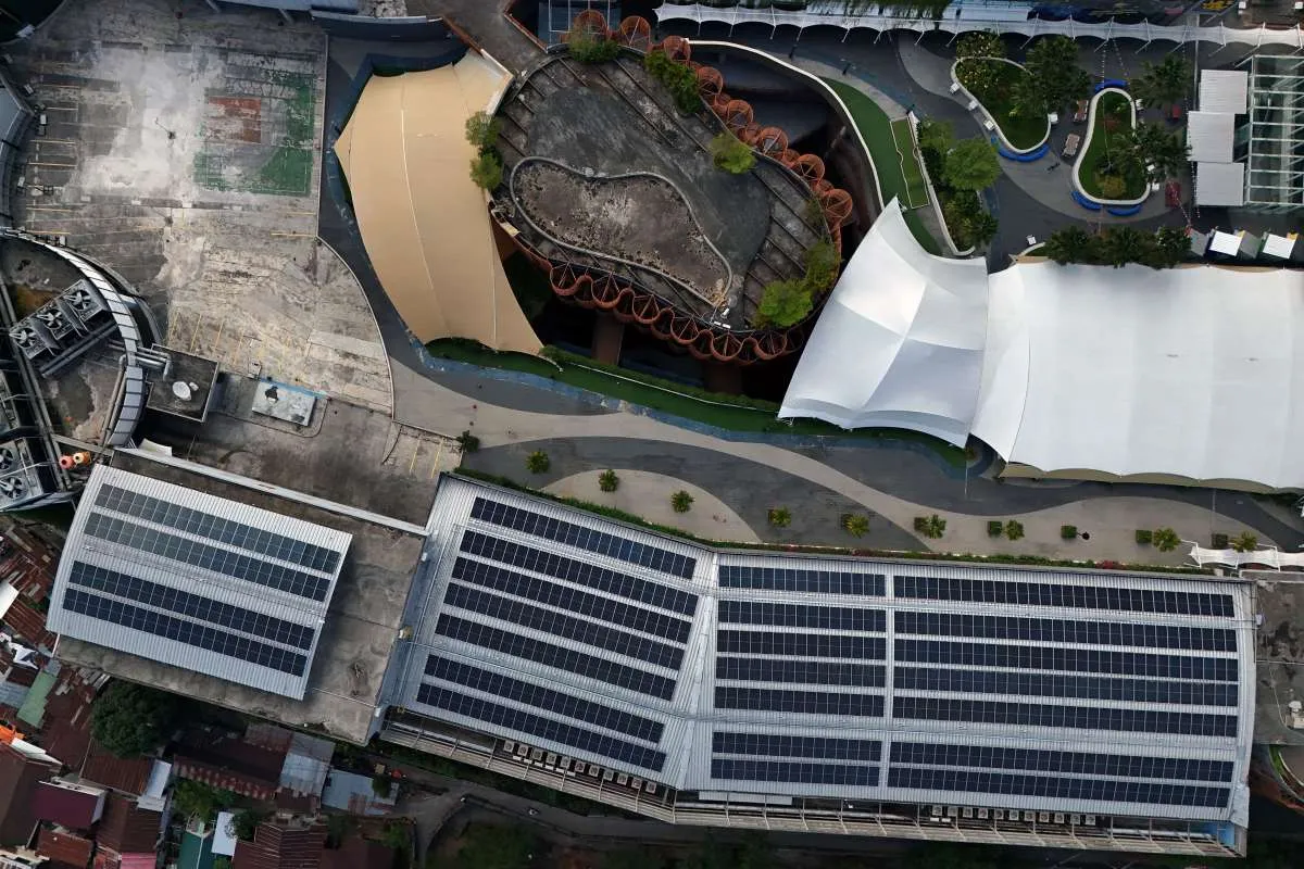 ESDM Targetkan Pembangunan PLTS 100 GW Bakal Melibatkan Investor Asing