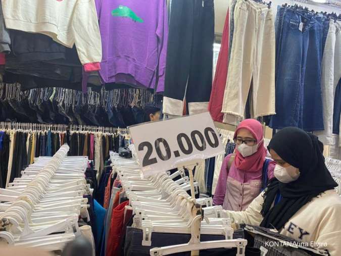 Pedagang Baju Bekas di Pasar Senen Bisa Raup Rp 60 Juta Setiap Bulan