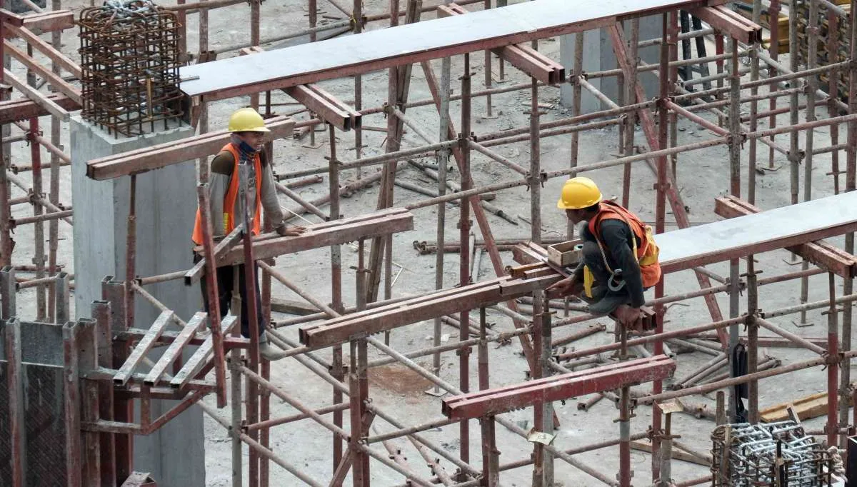 Harga bahan bangunan naik, begini efek domino ke sektor infrastruktur dan properti