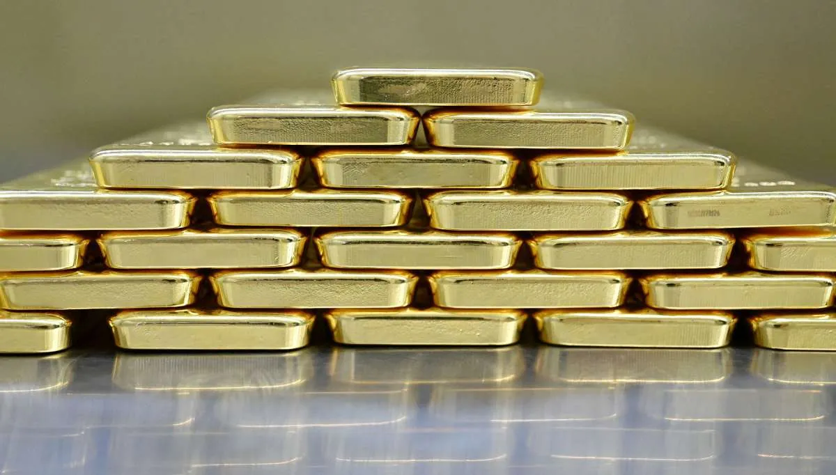 Harga Emas Anjlok Lebih dari 2% Usai AS-China Sepakati Pengurangan Tarif