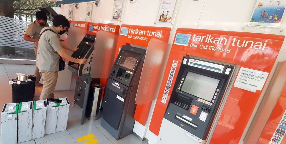 Pergantian mesin ATM BNI