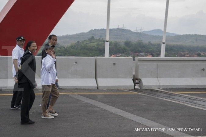 Jokowi ajak liburan akhir tahun dengan menjajal Tol Trans Jawa