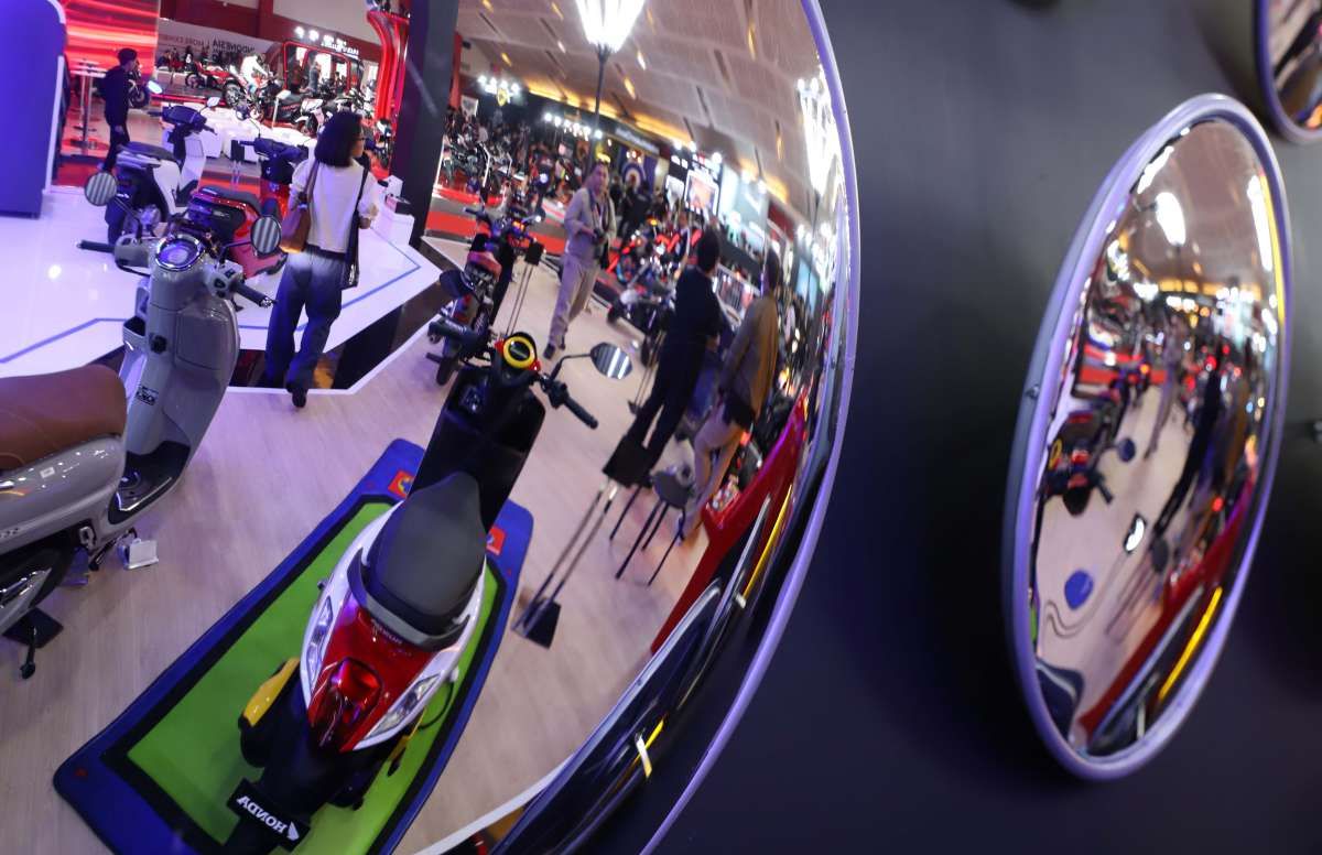 Penjualan Motor Listrik Menyusut