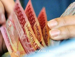 Proyeksi kredit AS dipangkas, rupiah tumbang hingga sore ini