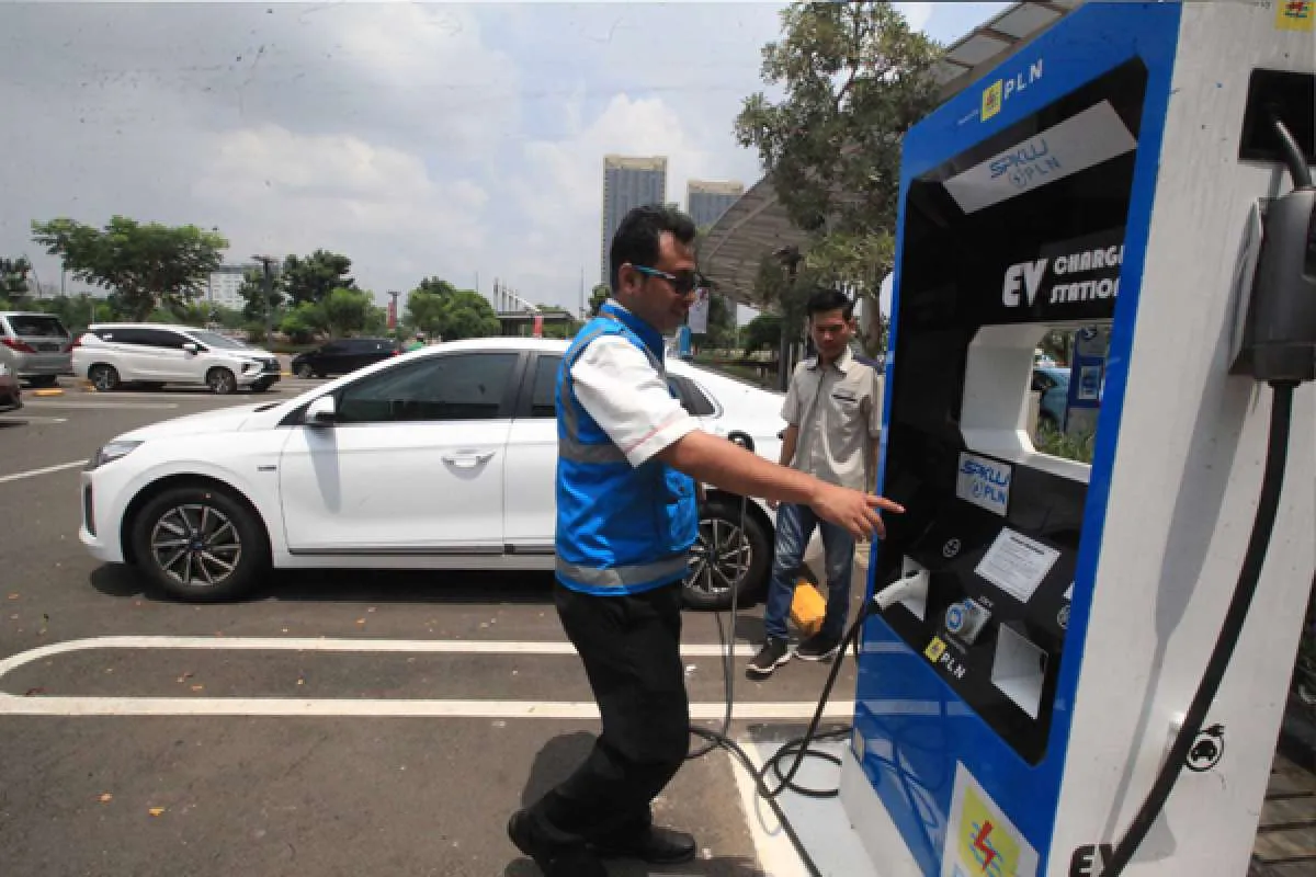DPR sebut insentif mobil listrik akan percuma jika tak ada tempat pengisian baterai
