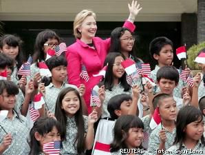 Hillary Bahas Kerjasama Pendidikan dan Teknologi