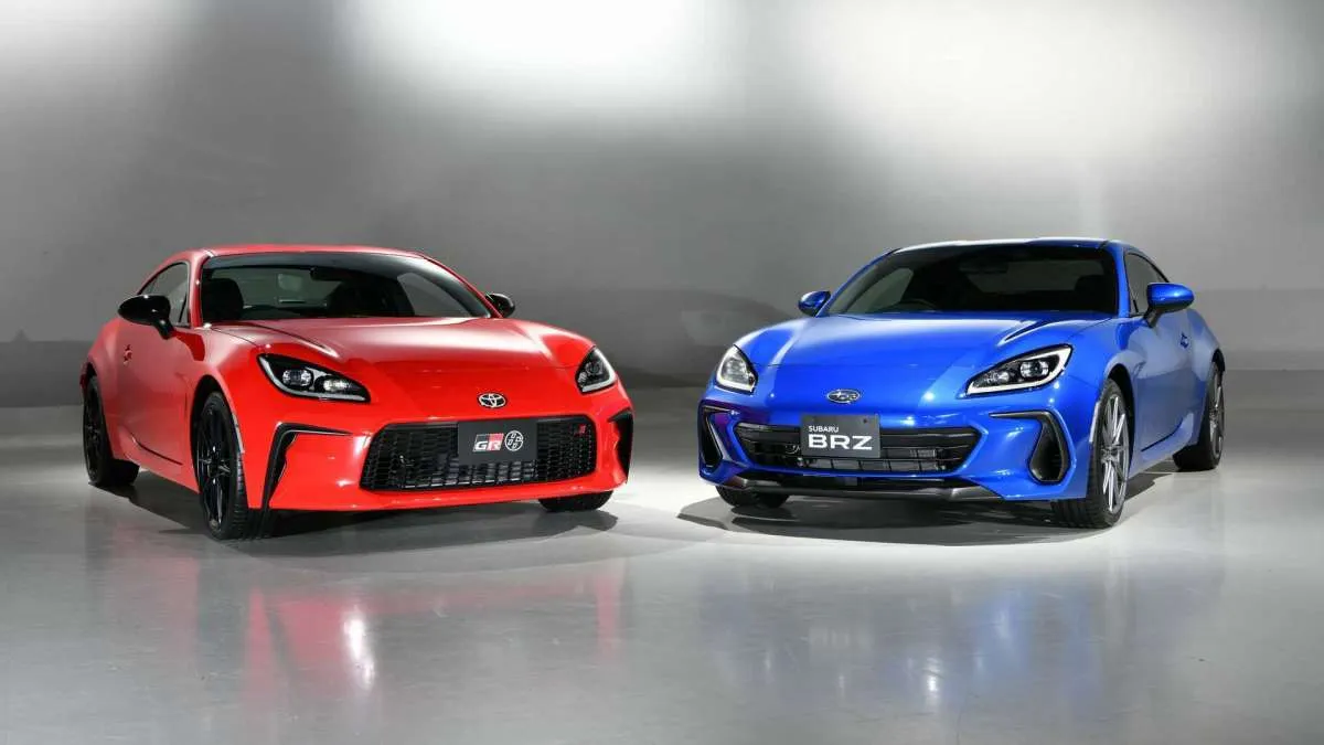 Toyota GR 86 resmi mengaspal, jadi kembaran Subaru BRZ