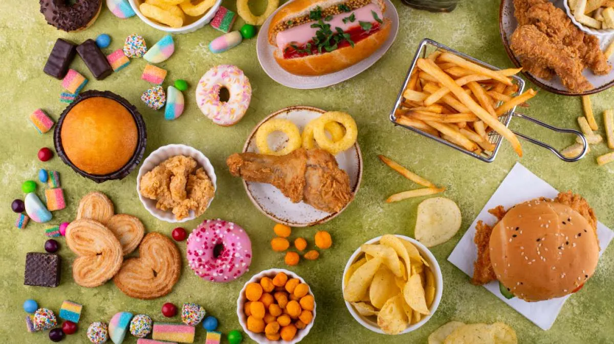 9 Cara Berhenti Makan Junk Food Tanpa Menyiksa Diri Sendiri 