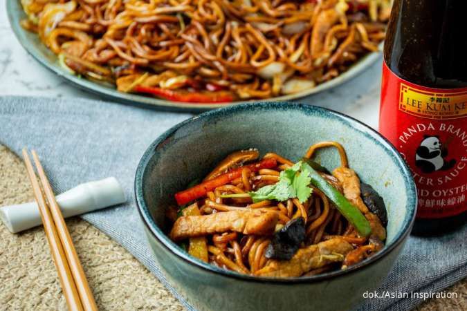 Resep Mie Goreng Shanghai yang Tebal dan Kenyal, Dilengkapi Jamur dan Daging Sapi