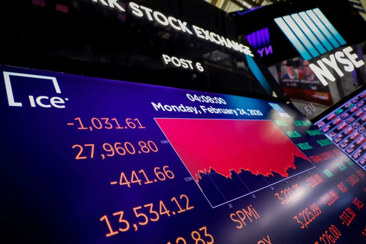 Hubungan Trump dan The Fed makin panas, Dow Jones anjlok