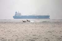 Dua Kapal Kargo Tenggelam di Selat Hormuz Usai Terkena Proyektil