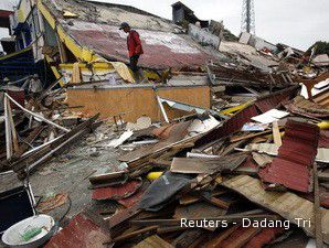 Ratusan Korban Masih Tertimbun Reruntuhan Bangunan