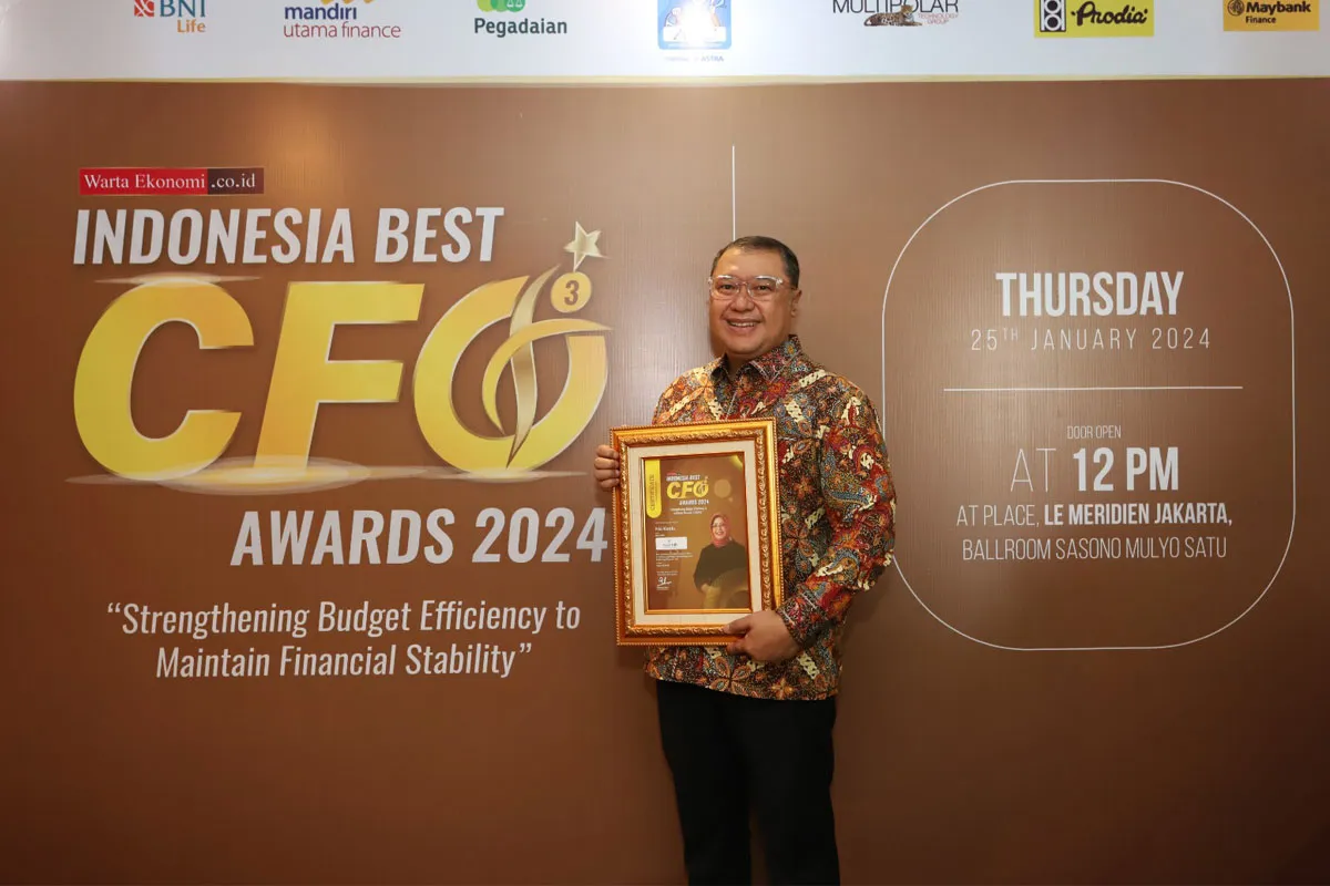 Direktur Keuangan bank bjb Nia Kania Raih Penghargaan Best Performance CFO