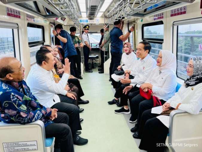 LRT Makin Penuh, Jokowi Minta Studi Pembangunan Jalur LRT ke Bogor Segera Dimulai