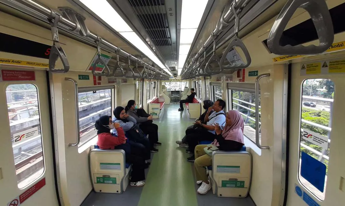 Ada 23 Juta Orang Naik LRT Jabodebek Sejak Januari Hingga Oktober 2025