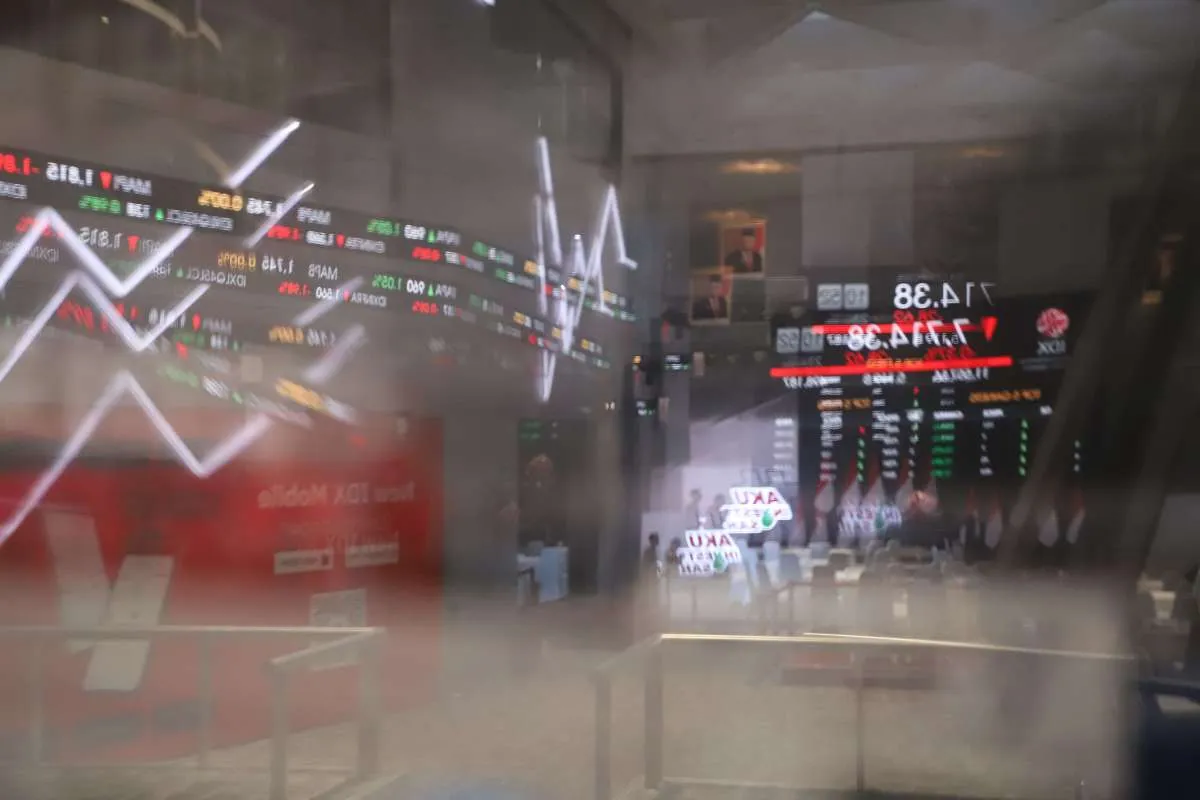IHSG Turun 0,63% ke 7.496 pada Jumat (4/10), MEDC, PGAS, PGEO Top Gainers LQ45