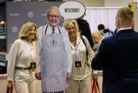 Warren Buffett Mundur, Howard dan Greg Abel Jaga Arah Berkshire Hathaway