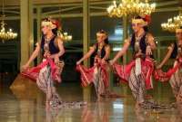 Tari Serimpi Berasal dari Yogyakarta: Ini Properti dan Sejarah Tari Serimpi 