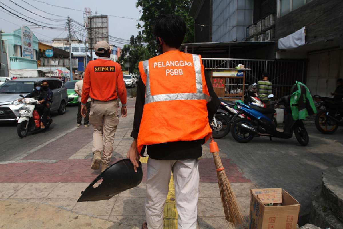 PSBB Jakarta Memantik Polemik