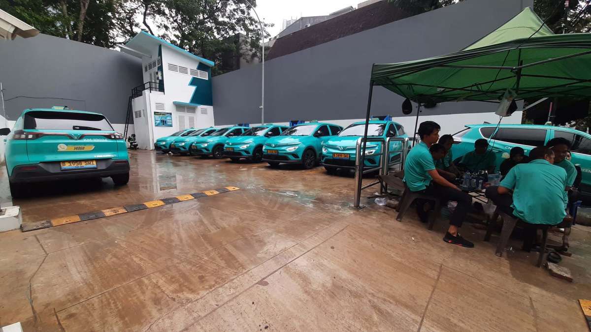 Penggunaan Taksi Listrik Menguntungkan Bisnis Transportasi Umum